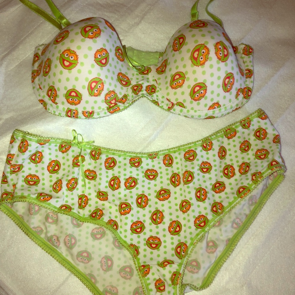 Bra and panty set. New without tags
